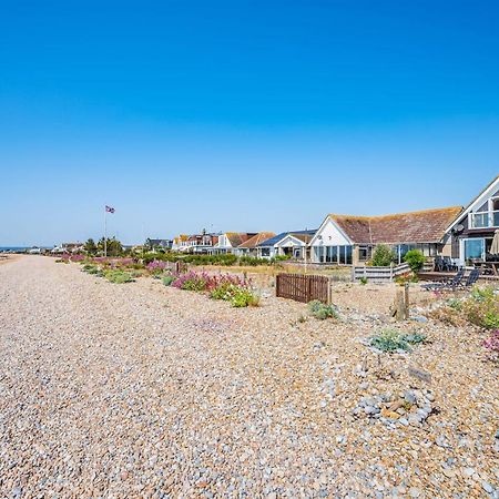 Pebble Paradise Beachfront Family Getaway 佩文西 外观 照片