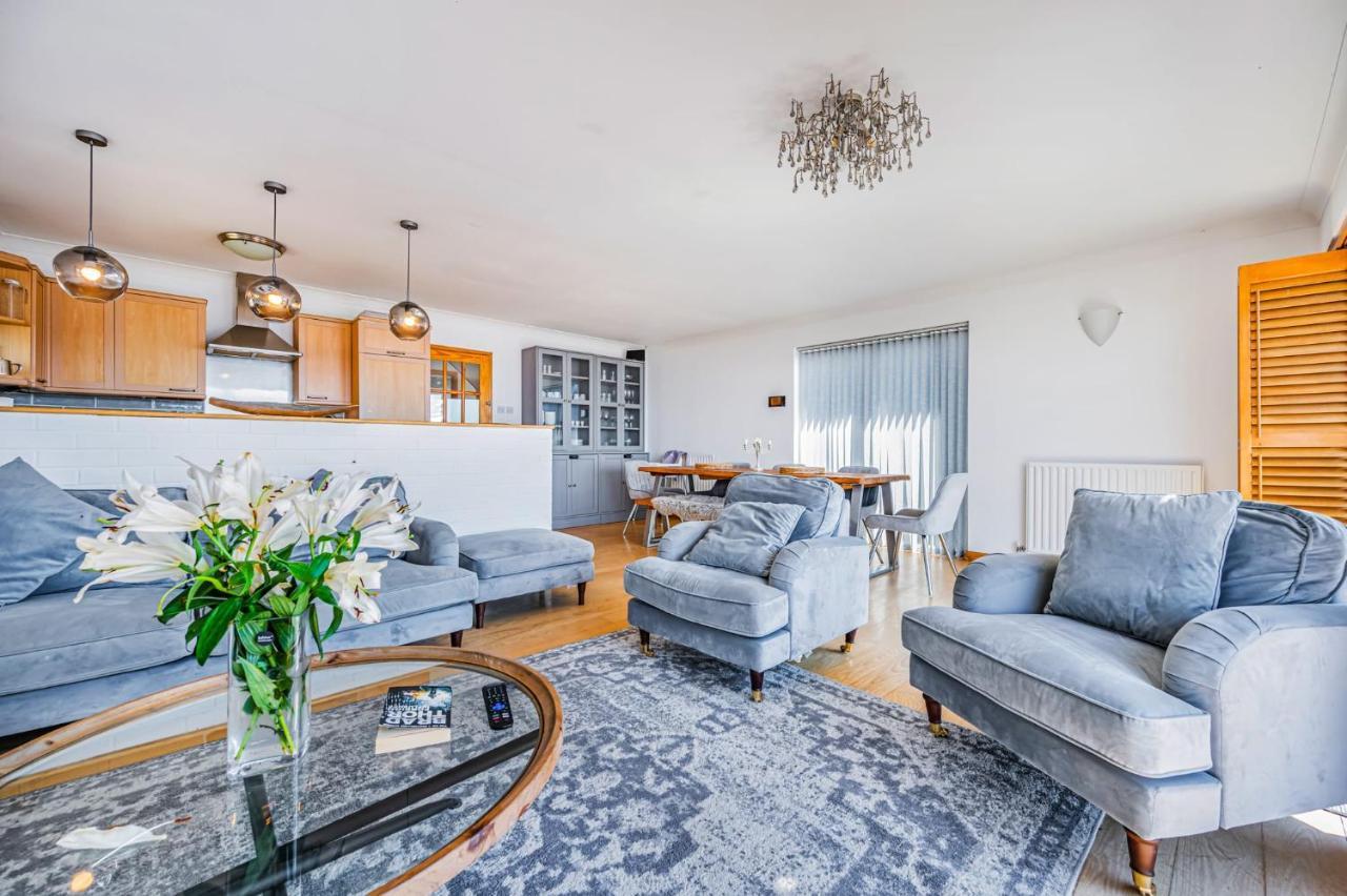 Pebble Paradise Beachfront Family Getaway 佩文西 外观 照片