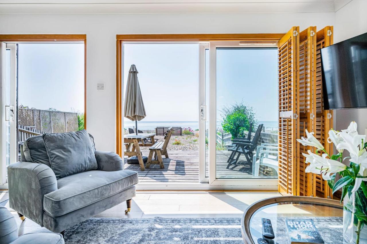 Pebble Paradise Beachfront Family Getaway 佩文西 外观 照片