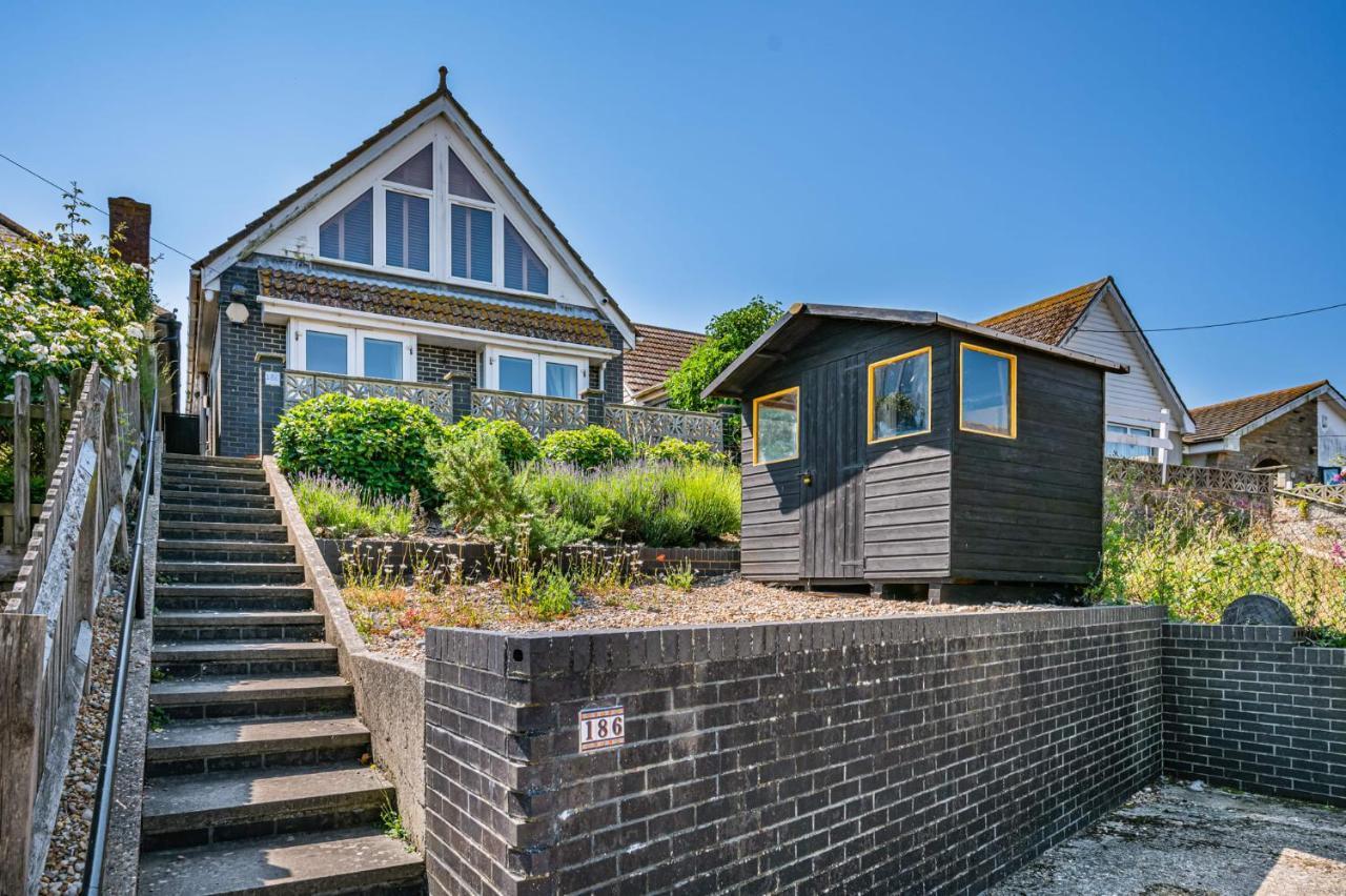 Pebble Paradise Beachfront Family Getaway 佩文西 外观 照片