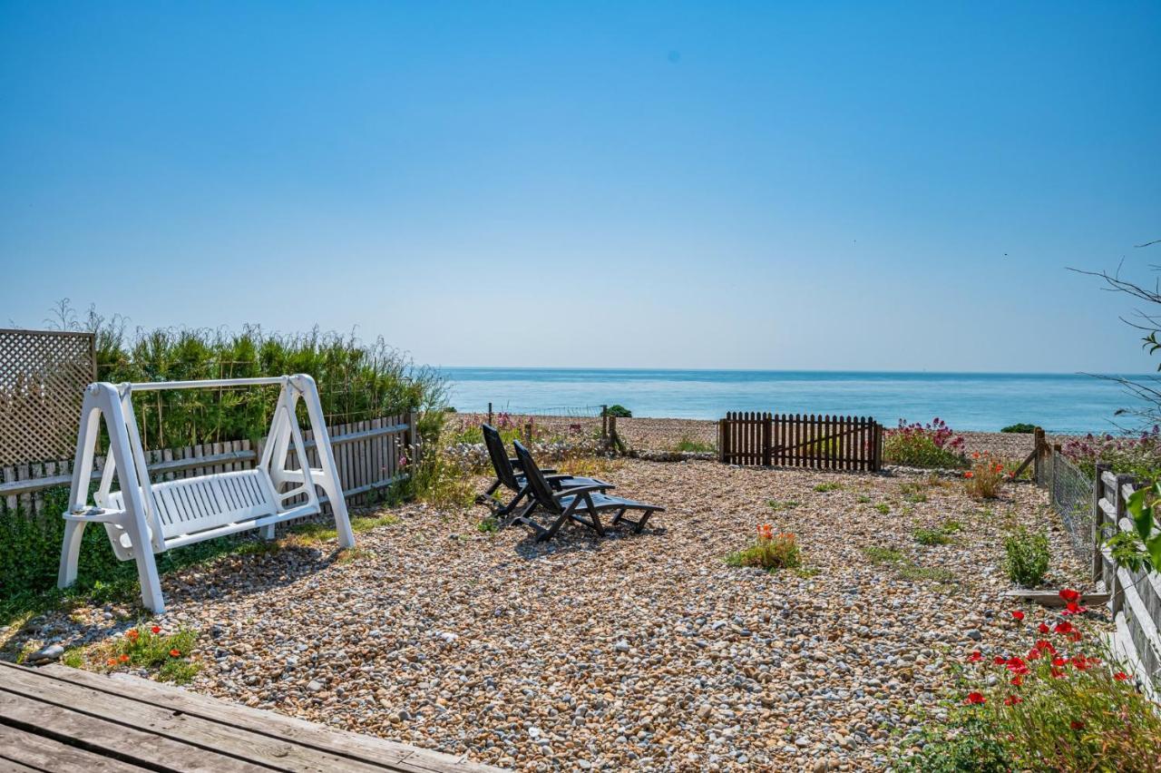 Pebble Paradise Beachfront Family Getaway 佩文西 外观 照片