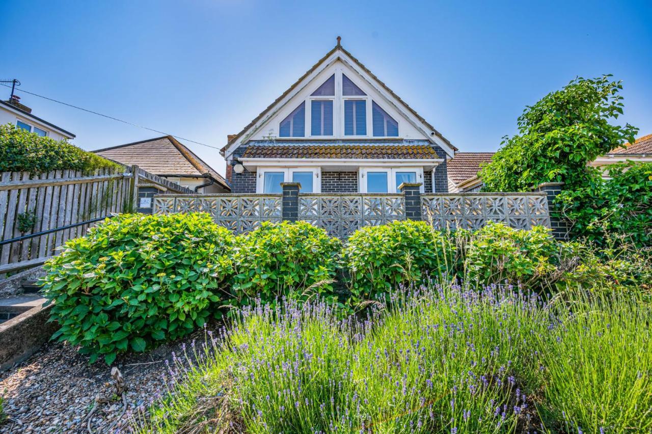 Pebble Paradise Beachfront Family Getaway 佩文西 外观 照片